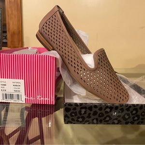 Comfortable leather rosewood women’s flats